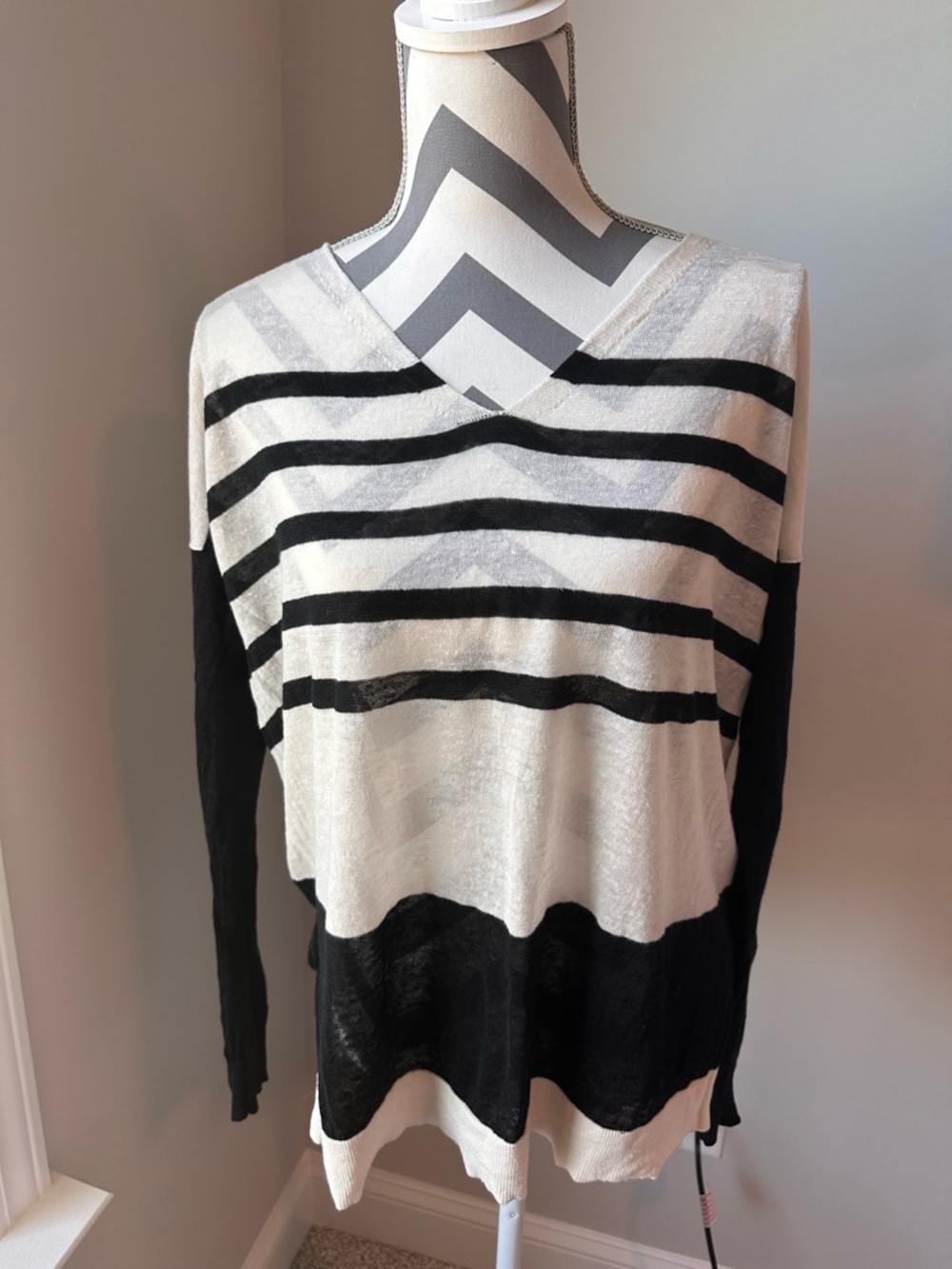 Club Monaco Oversized Sweater Small Black White Linen Blend Knit Stripes GUC